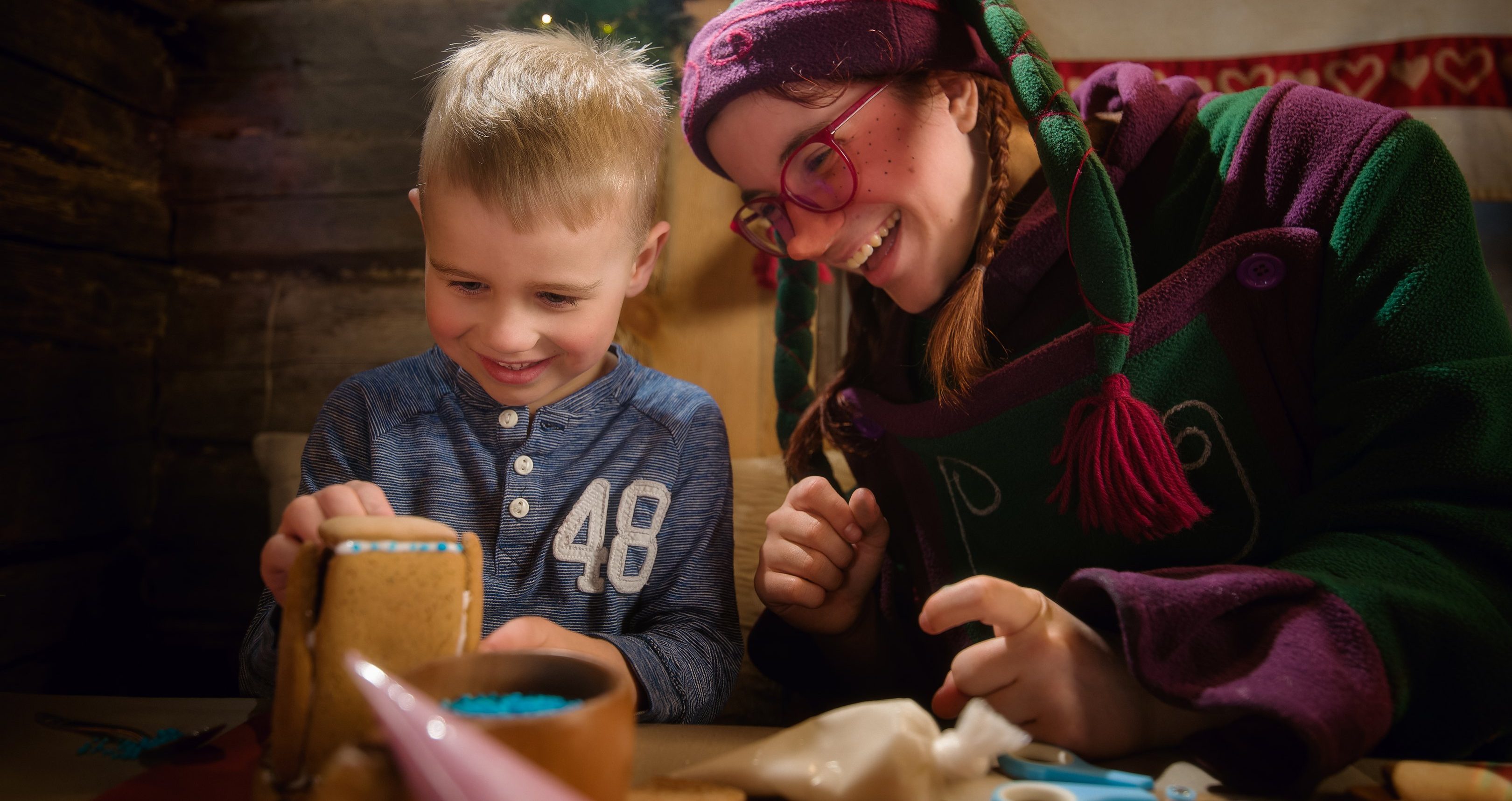 Santa Claus Secret Forest Joulukka- Gingerbread house decorating in Forest Hut